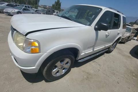 Photo of 2004 Ford Explorer