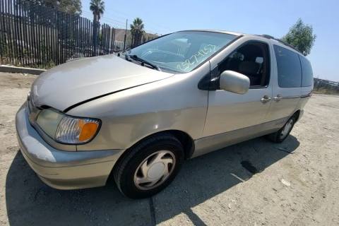 Photo of 2002 Toyota Sienna