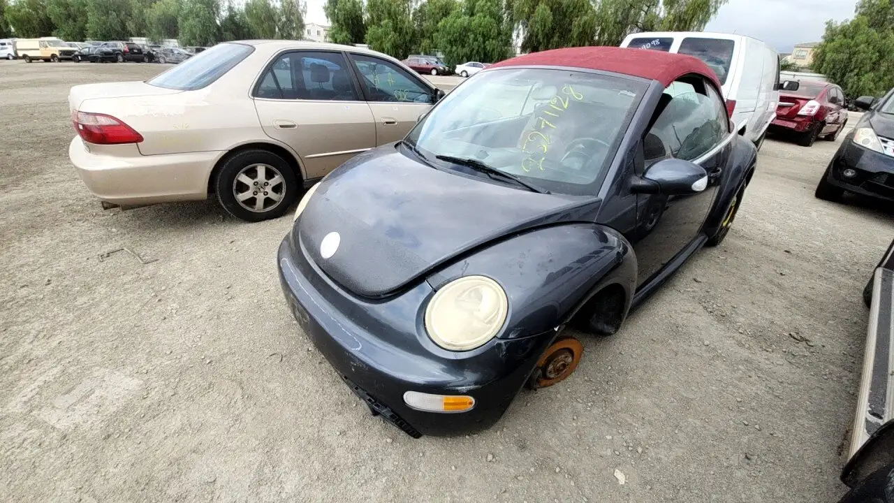 Photo of 2005 Volkswagen Beetle