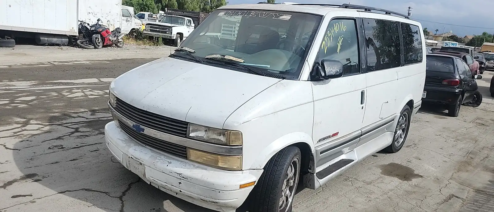 Photo of 1999 Chevrolet Astro