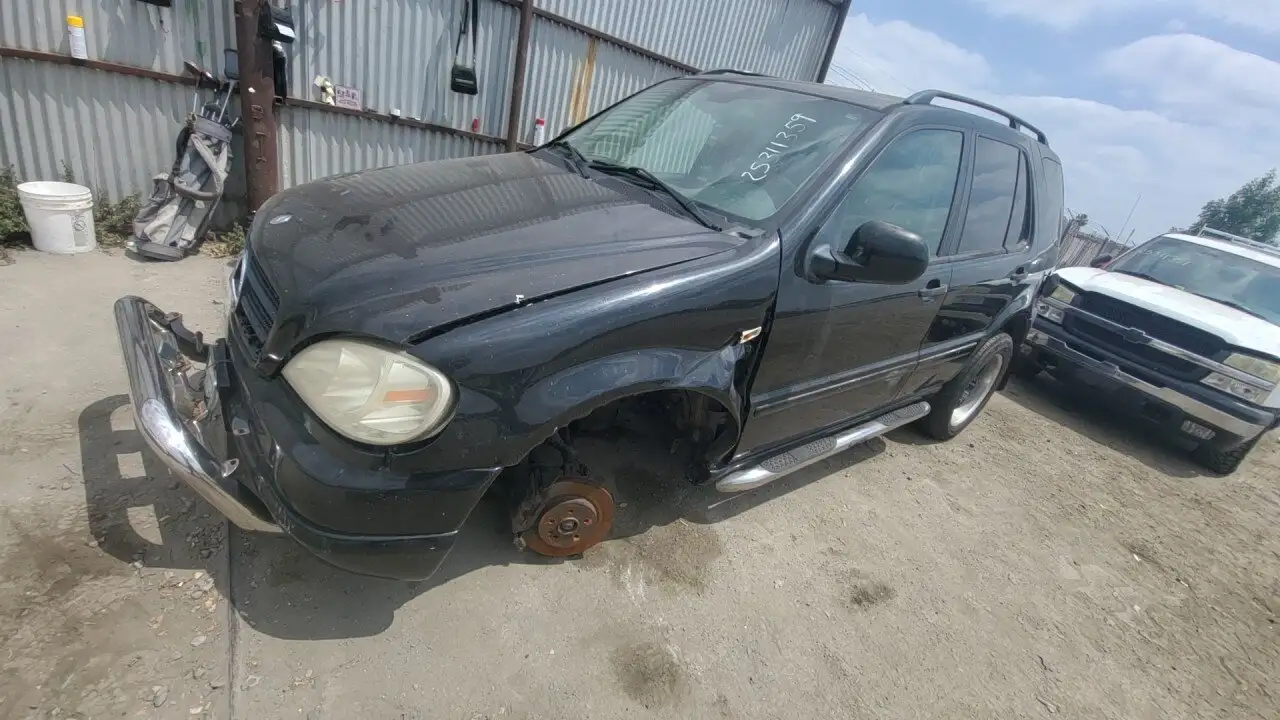 Photo of 2001 Mercedes-Benz Ml320