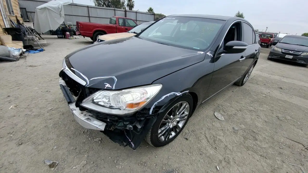 Photo of 2010 Hyundai Genesis