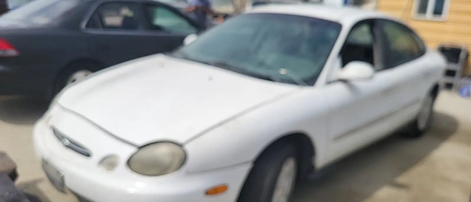 Photo of 1998 Ford Taurus