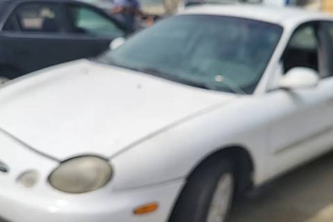 Photo of 1998 Ford Taurus
