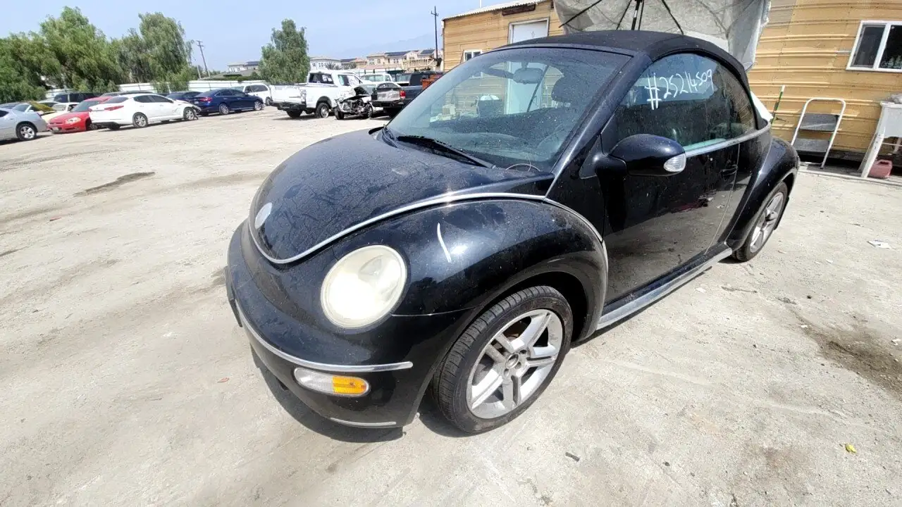 Photo of 2004 Volkswagen Beetle