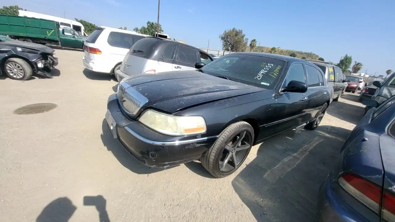 Photo of 2011 Lincoln Town Car