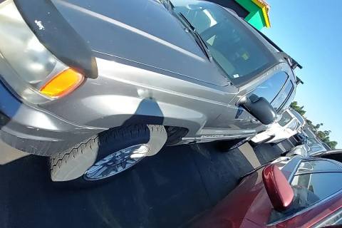 Photo of 2004 Jeep Grand Cherokee