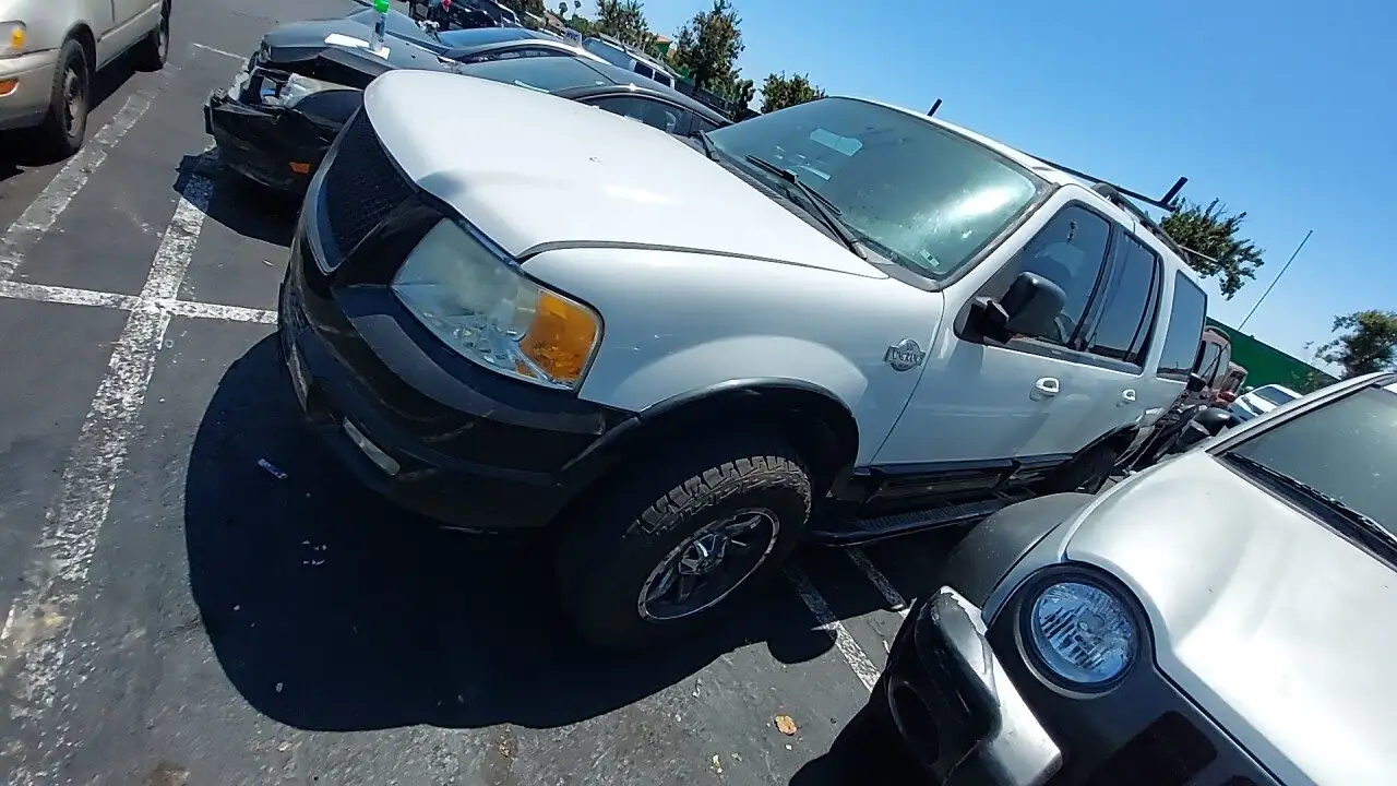 Photo of 2005 Ford Expedition