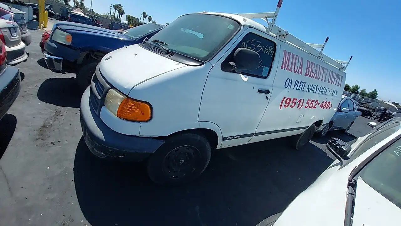 Photo of 2002 Dodge Ram 2500 Van