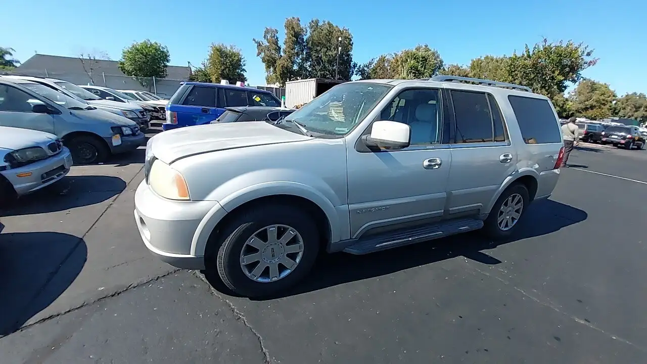 Photo of 2004 Lincoln Navigator