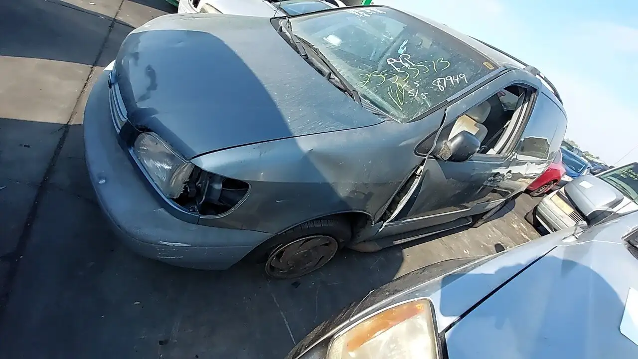 Photo of 2000 Toyota Sienna