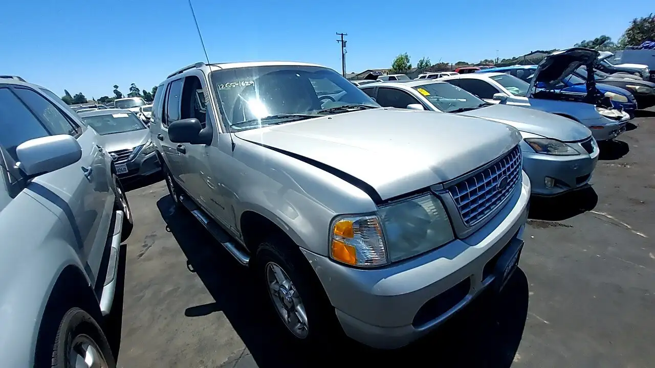 Photo of 2004 Ford Explorer