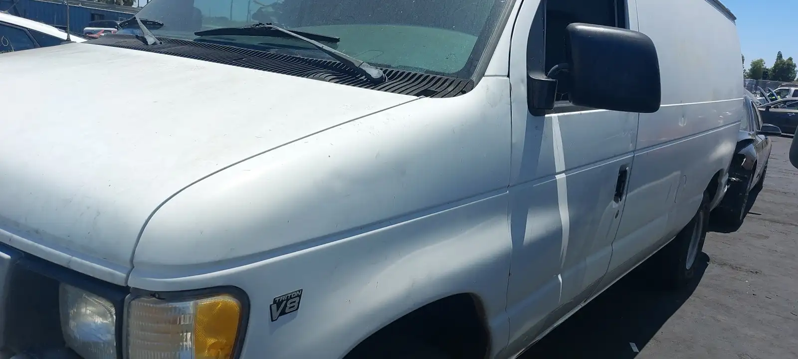 Photo of 1998 Ford E-250 Econoline