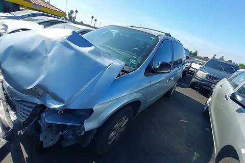Photo of 2004 Chrysler Town & Country