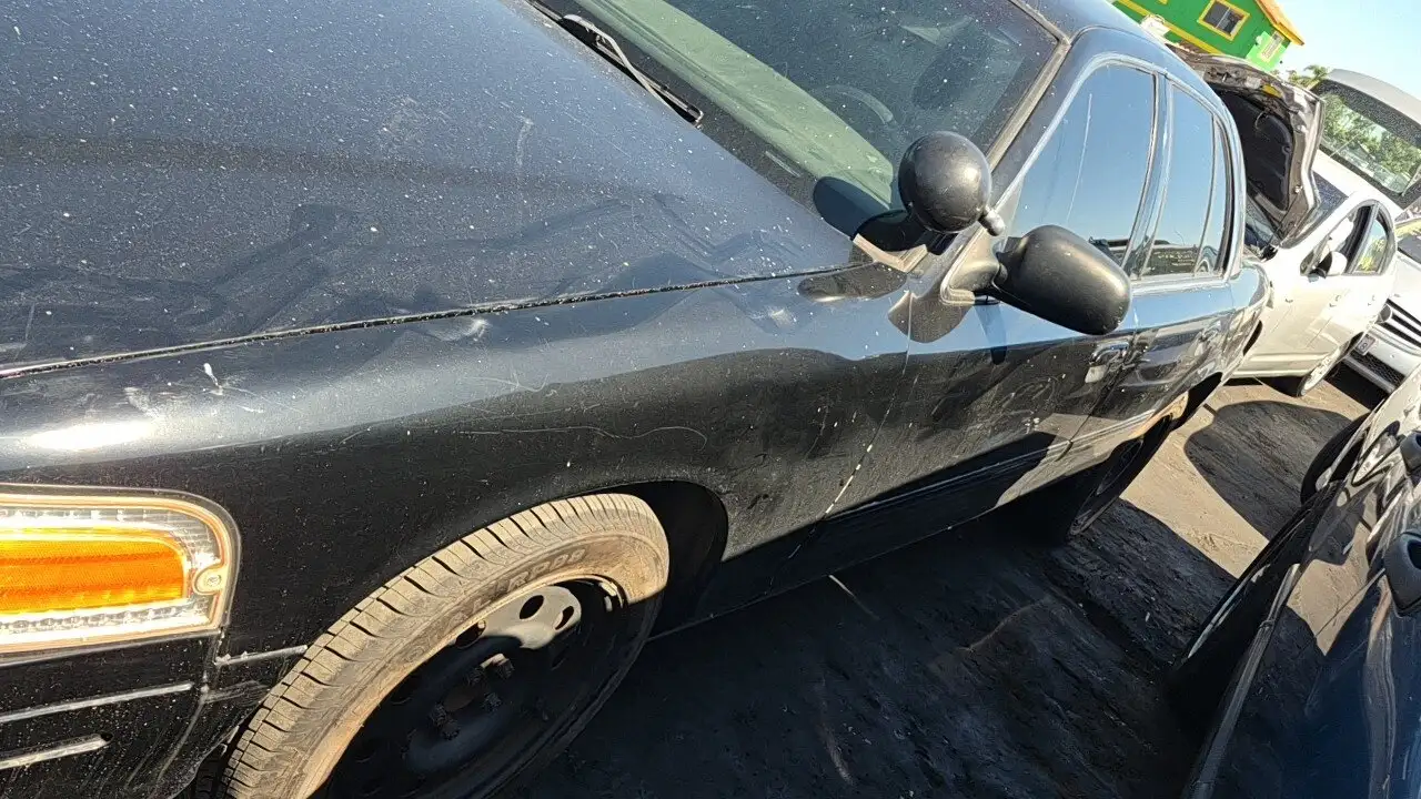 Photo of 2011 Ford Crown Victoria