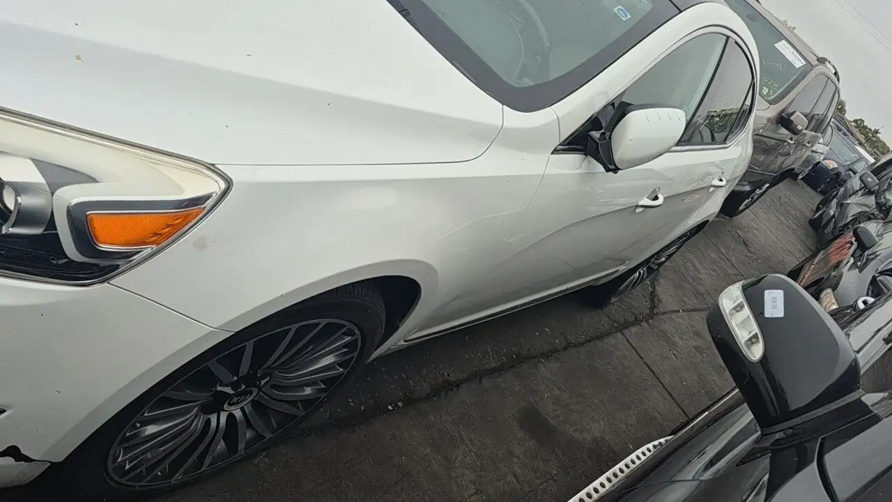 Photo of 2015 Kia Cadenza