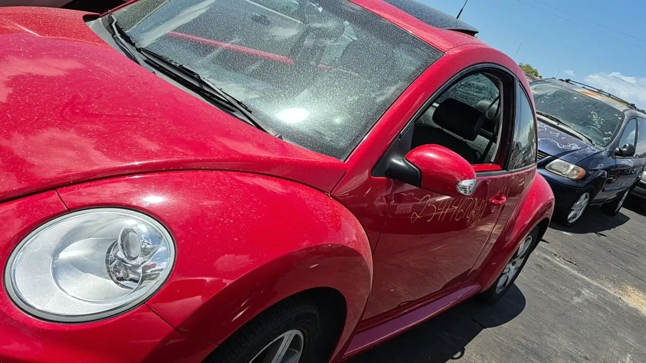 Photo of 2006 Volkswagen Beetle