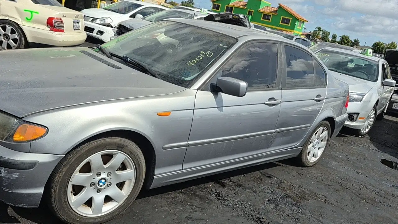 Photo of 2004 Bmw 325I
