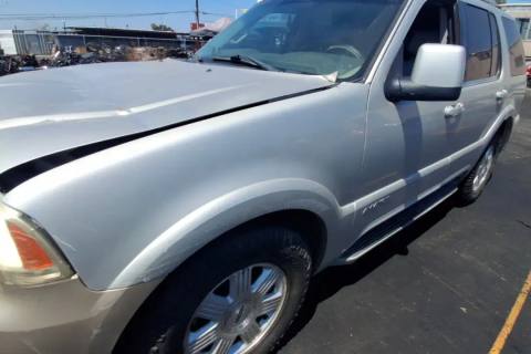 Photo of 2004 Lincoln Aviator