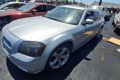 Photo of 2005 Dodge Magnum
