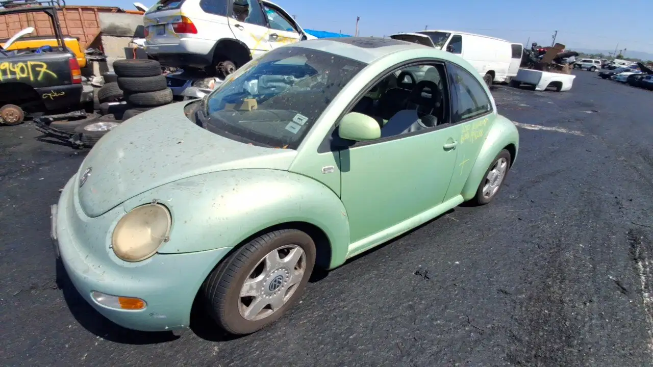 Photo of 2000 Volkswagen Beetle