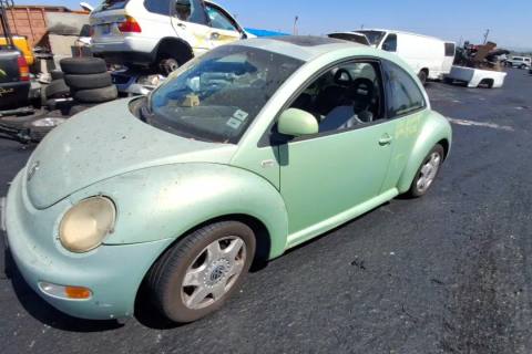 Photo of 2000 Volkswagen Beetle