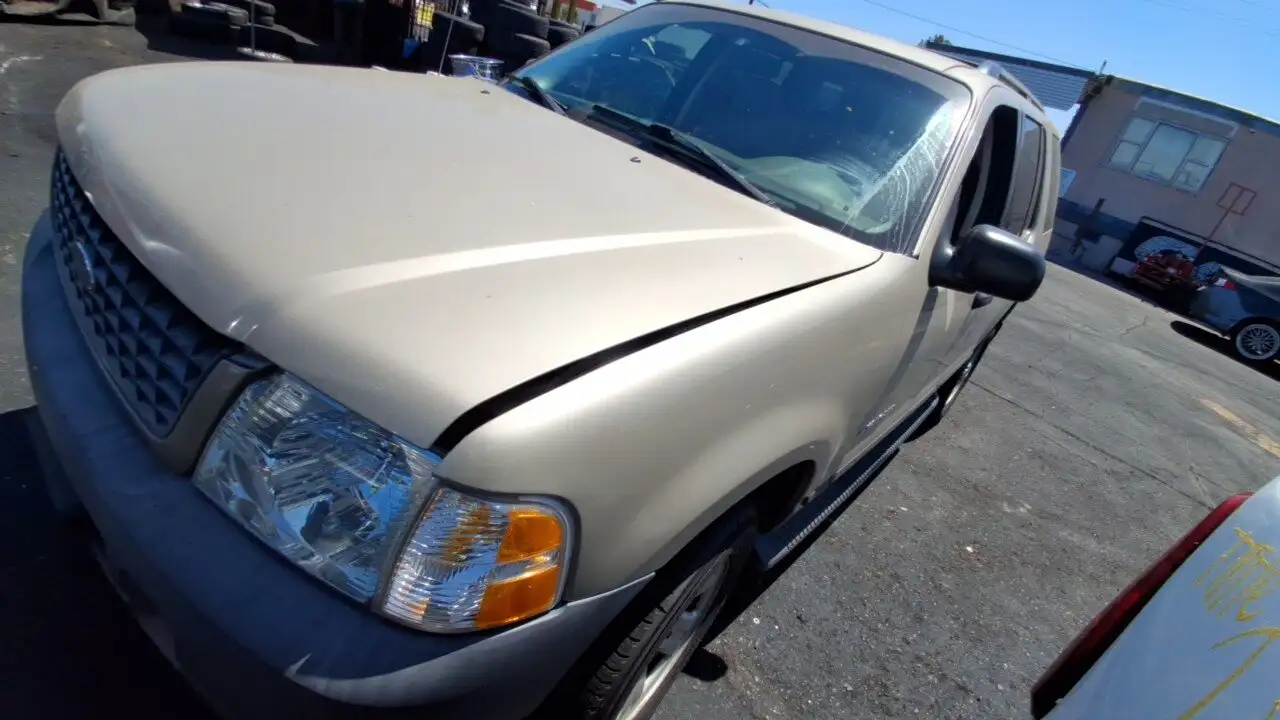 Photo of 2004 Ford Explorer