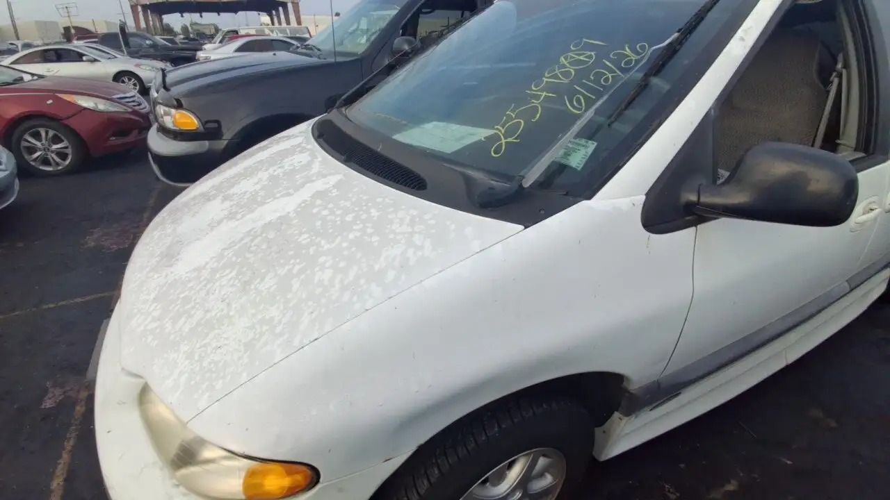 Photo of 2000 Plymouth Grand Voyager