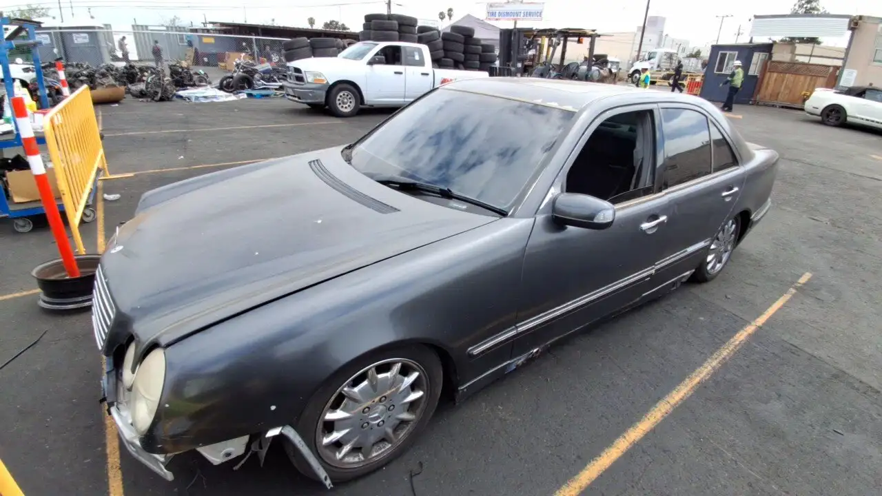 Photo of 2000 Mercedes-Benz E320