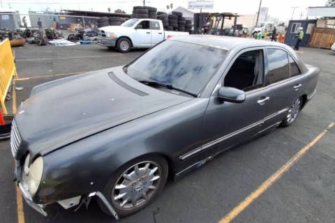 Photo of 2000 Mercedes-Benz E320