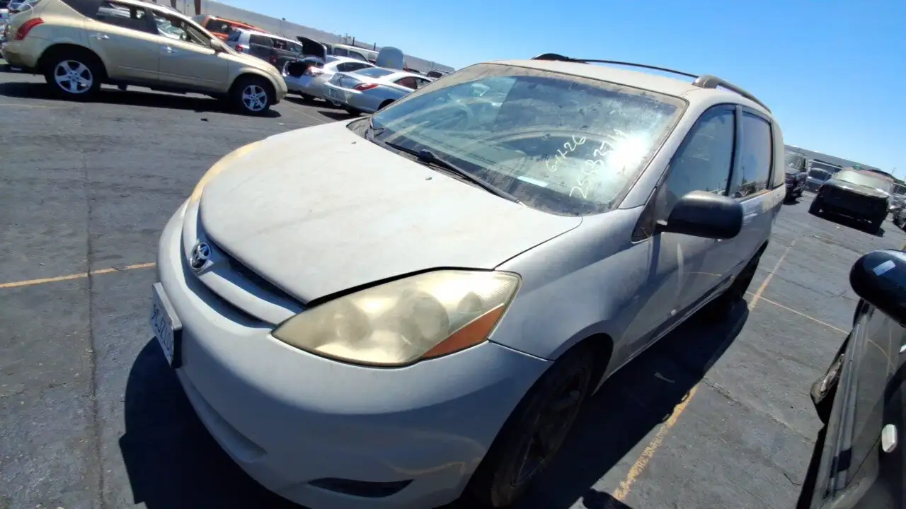 Photo of 2006 Toyota Sienna
