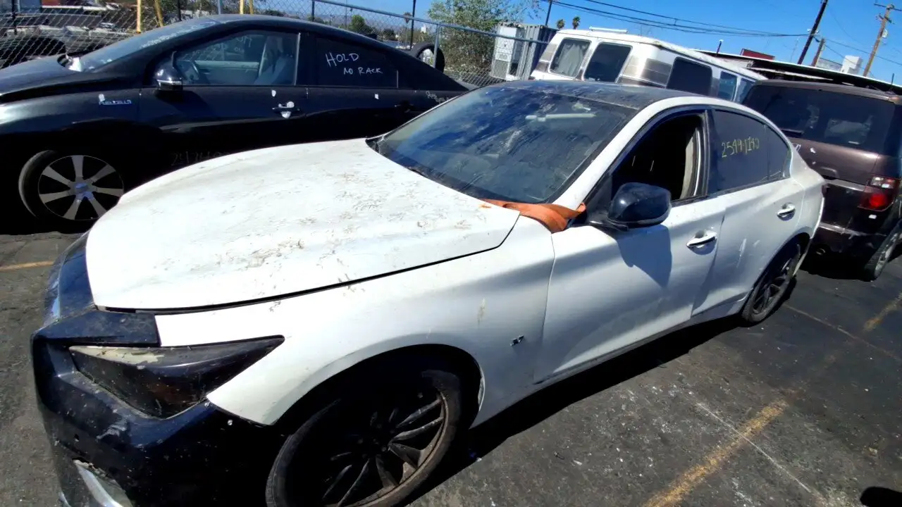 Photo of 2015 Infiniti Q50