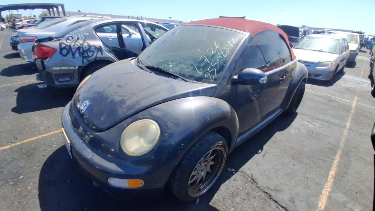 Photo of 2005 Volkswagen Beetle