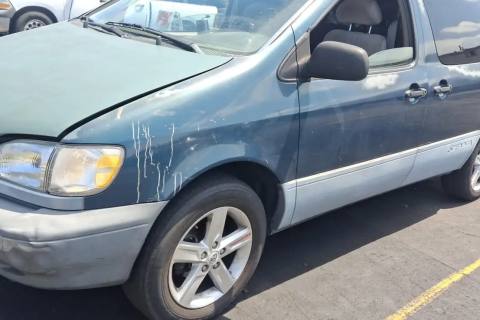 Photo of 1998 Toyota Sienna