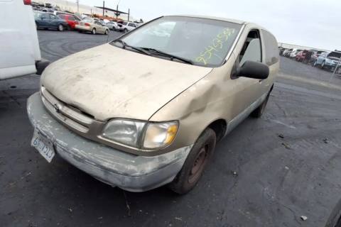 Photo of 2000 Toyota Sienna