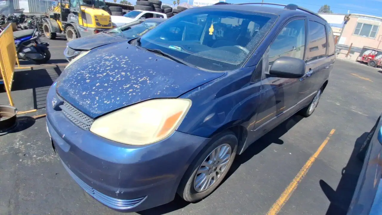 Photo of 2005 Toyota Sienna