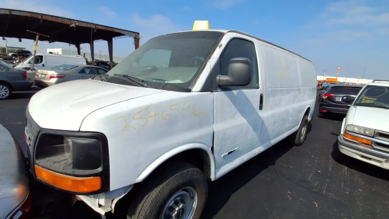 Photo of 2005 Gmc Savana 2500