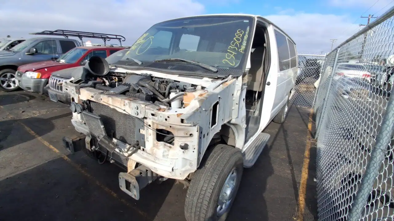 Photo of 2010 Ford E-350 Super Duty