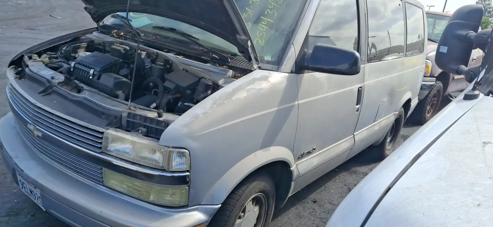 Photo of 1999 Chevrolet Astro
