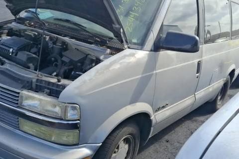 Photo of 1999 Chevrolet Astro