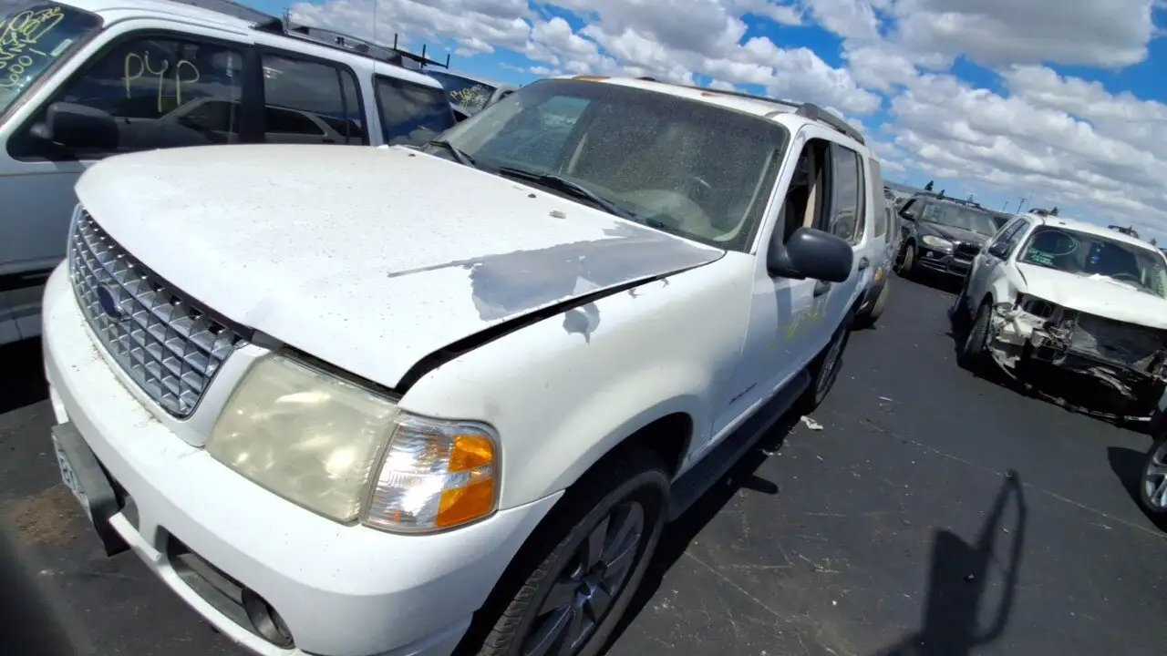 Photo of 2005 Ford Explorer