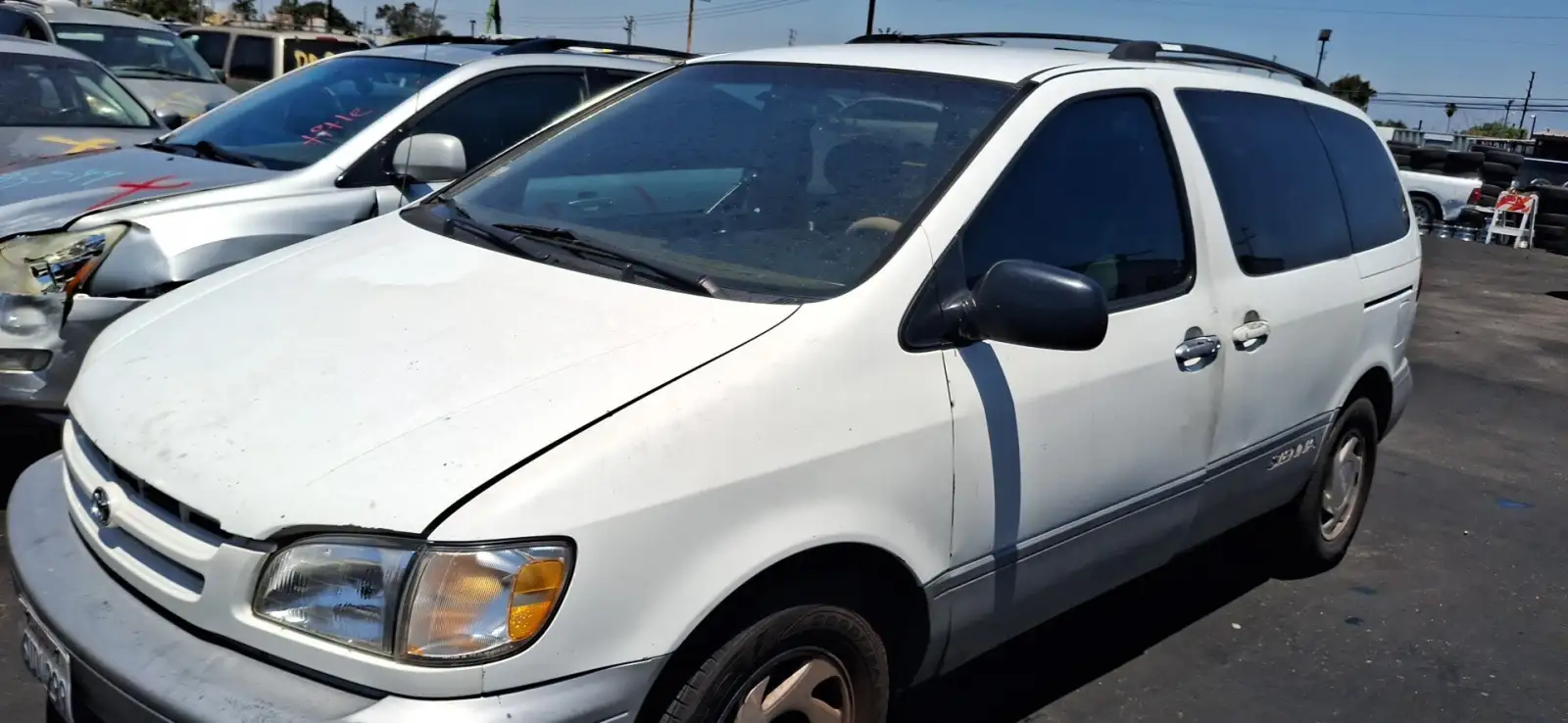 Photo of 1998 Toyota Sienna