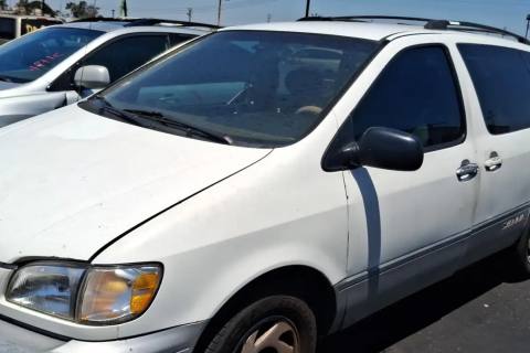 Photo of 1998 Toyota Sienna
