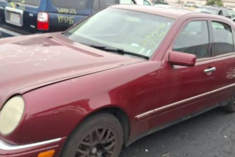 Photo of 1999 Mercedes-Benz E320