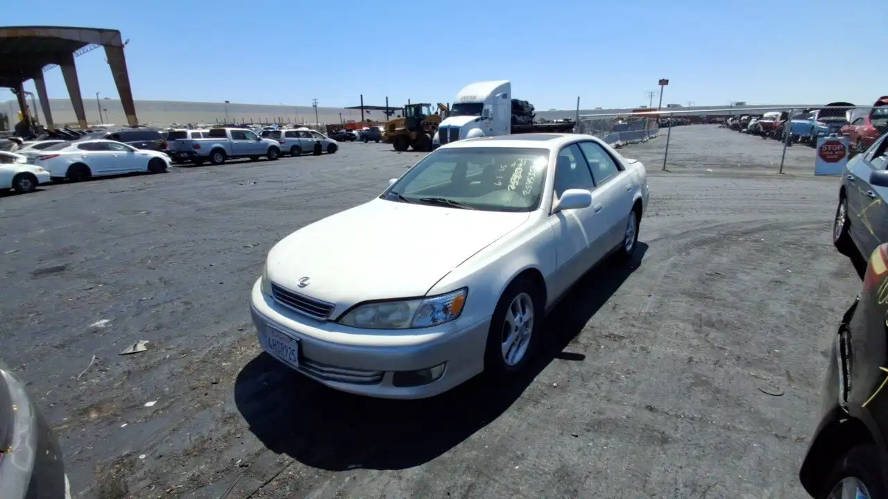 Photo of 2000 Lexus Es300