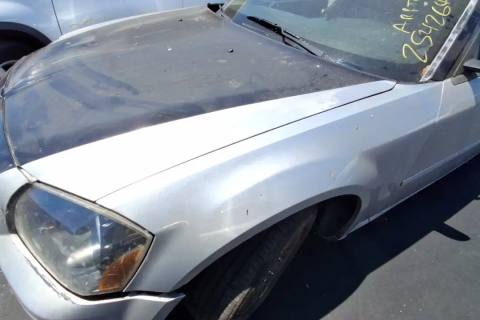 Photo of 2005 Dodge Magnum