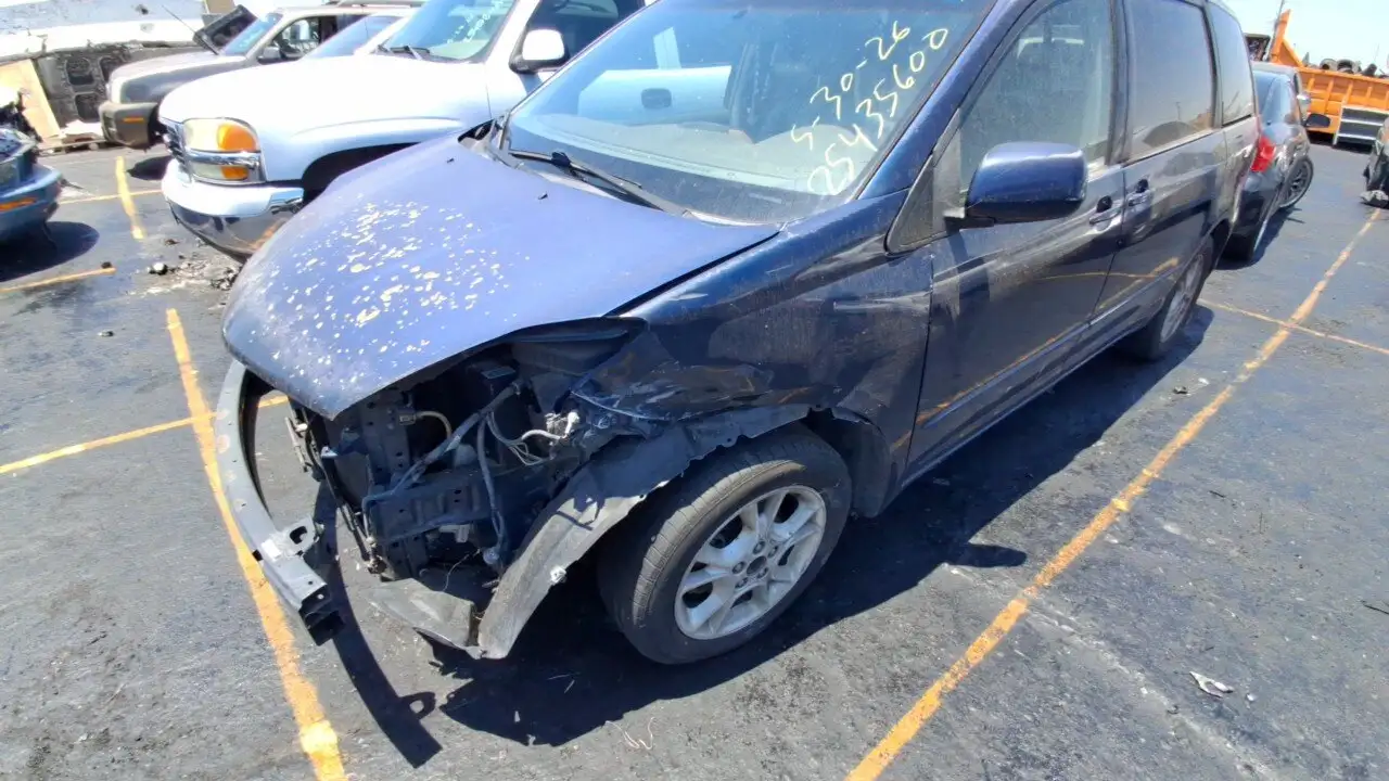 Photo of 2004 Toyota Sienna