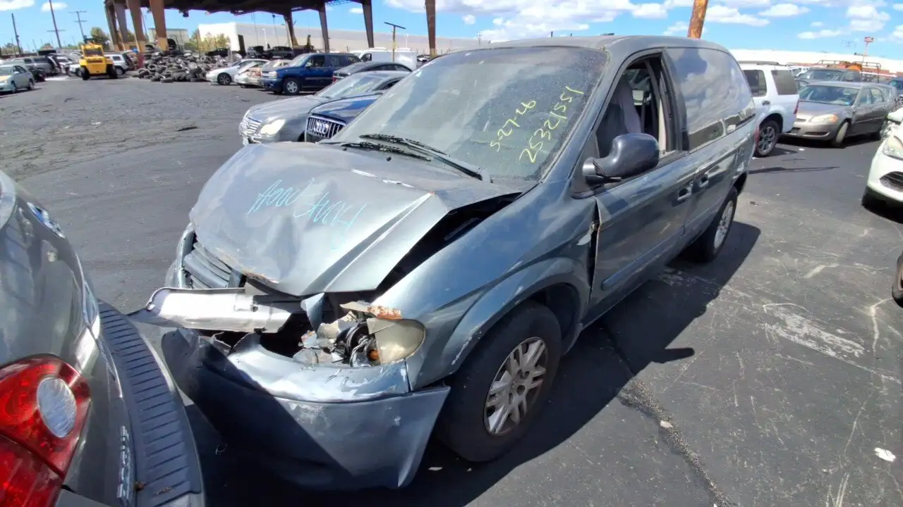 Photo of 2005 Dodge Caravan