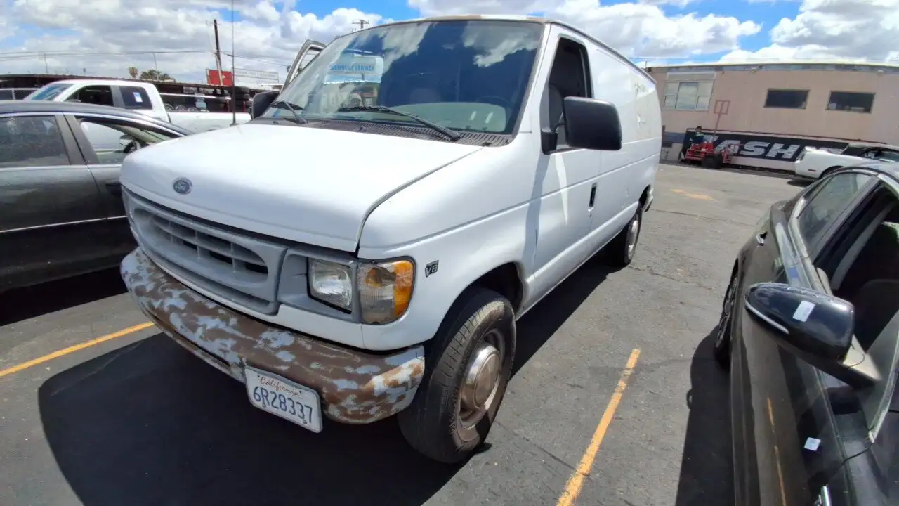 Photo of 2001 Ford E-250 Econoline