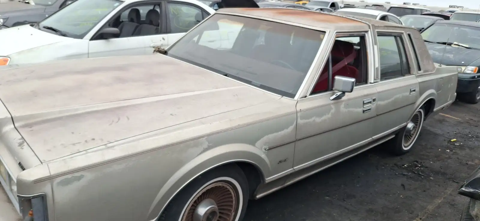 Photo of 1988 Lincoln Town Car